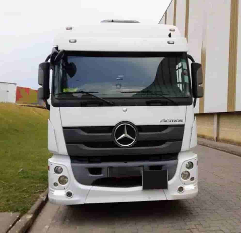 Caminhão Mecedes Benz Actros 2546