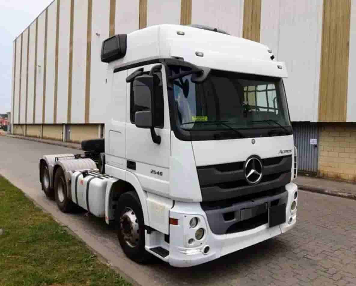 Caminhão Mecedes Benz Actros 2546