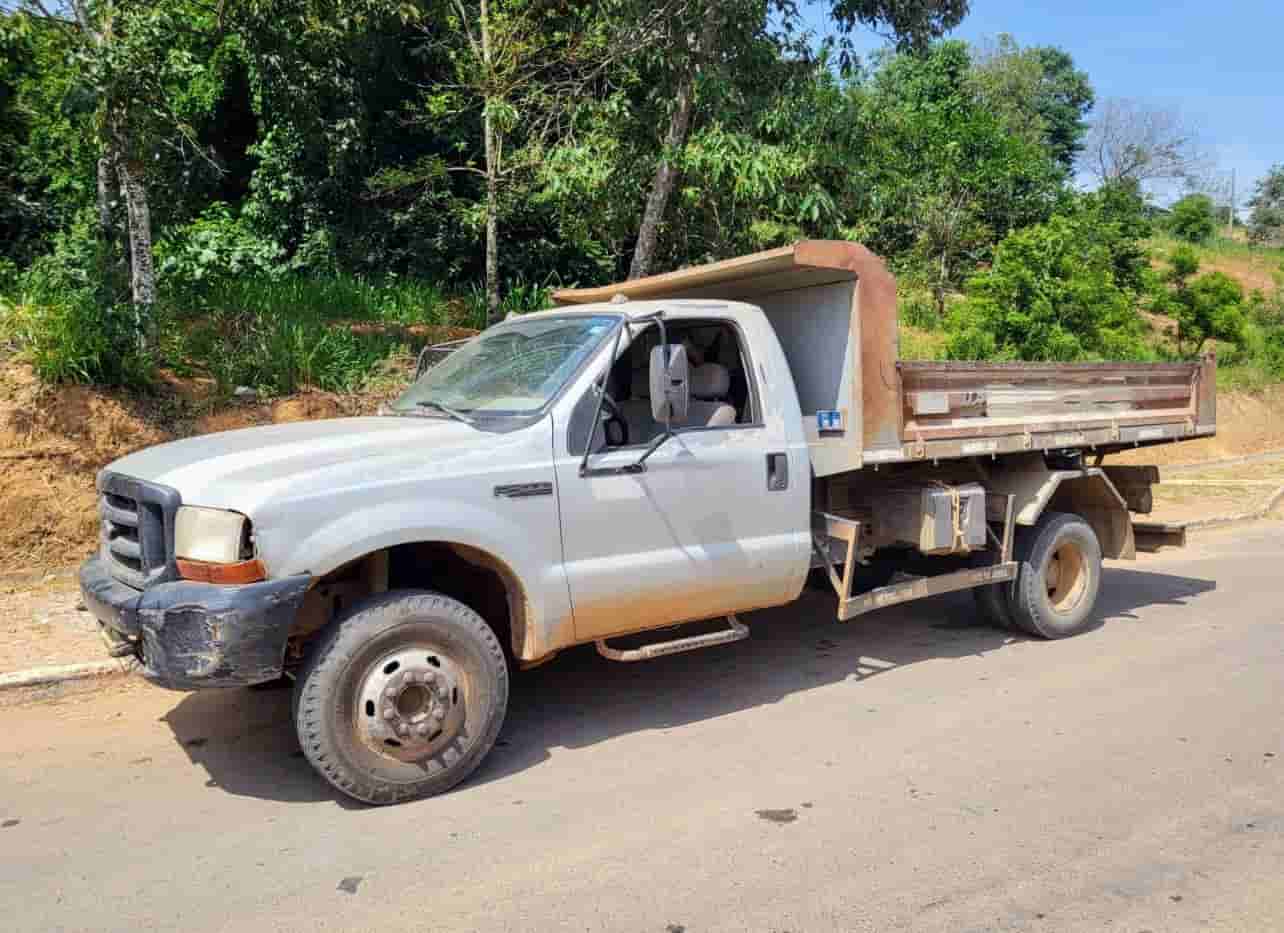 Caminhão Ford F4000 2001