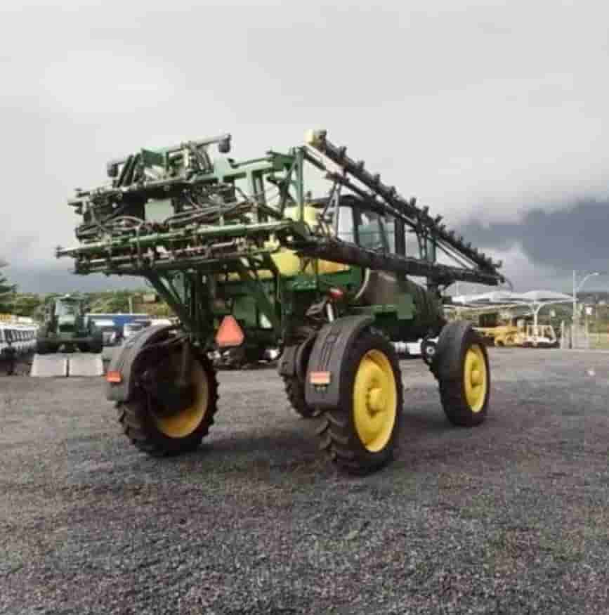 Pulverizador Autopropelido John Deere M4030 2022 com 950 horas - imagem de fundo