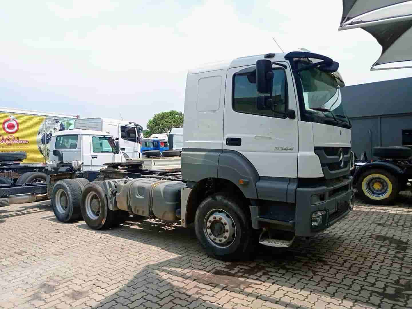 Caminhão Mecedes Benz 3344 6X4 2022