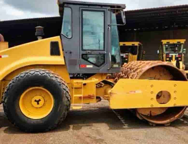 Rolo Compactador Liugong 612H 2012