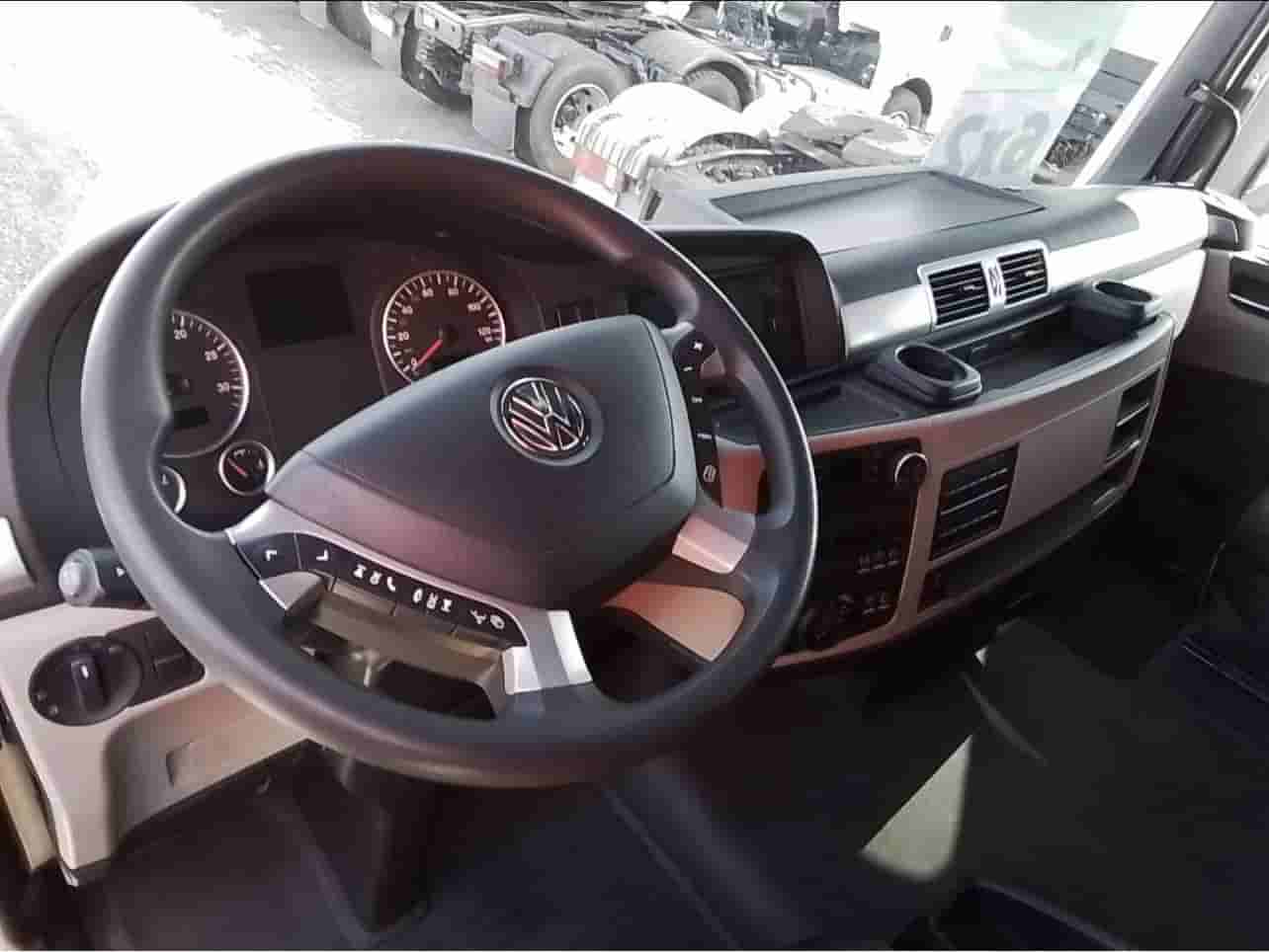 Caminhão Volkswagen 28-460  2023