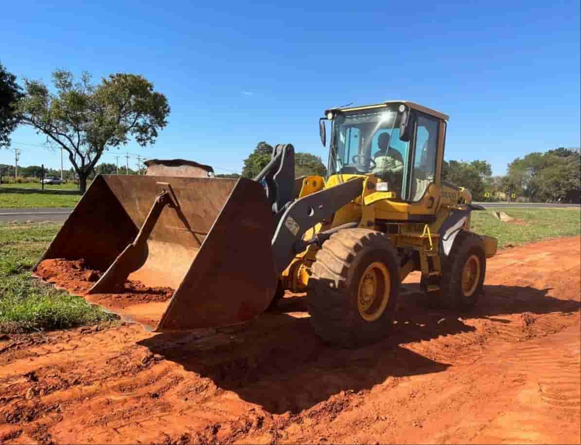 Pá Carregadeira Volvo L70F 2012