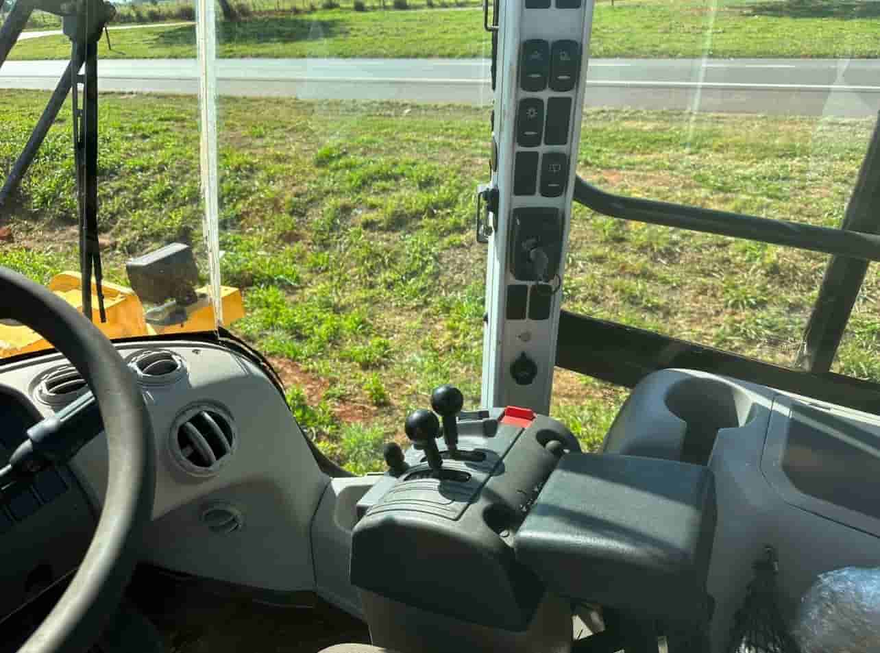 Pá Carregadeira Volvo L70F 2012