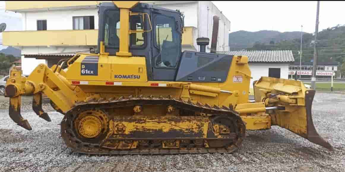 Trator de Esteira Komatsu D61-EX 2011