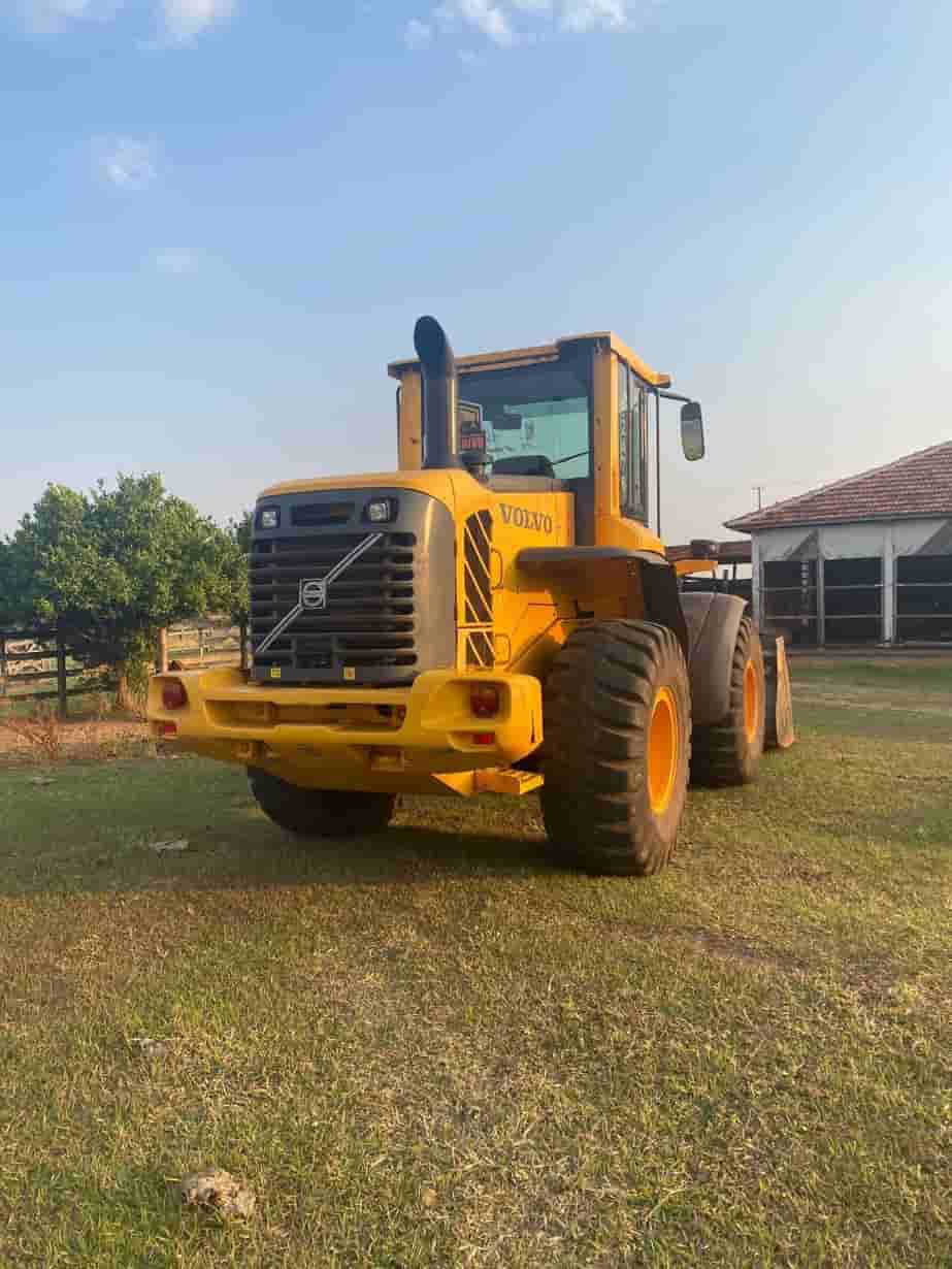 Pá Carregadeira Volvo L60 2021 com 5500 horas