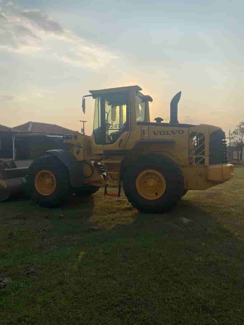 Pá Carregadeira Volvo L60 2021 com 5500 horas