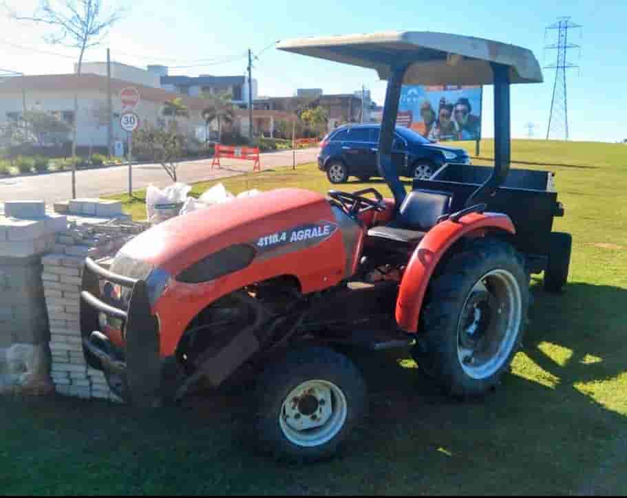 Trator Agrale 4118.4 2004 - imagem de fundo
