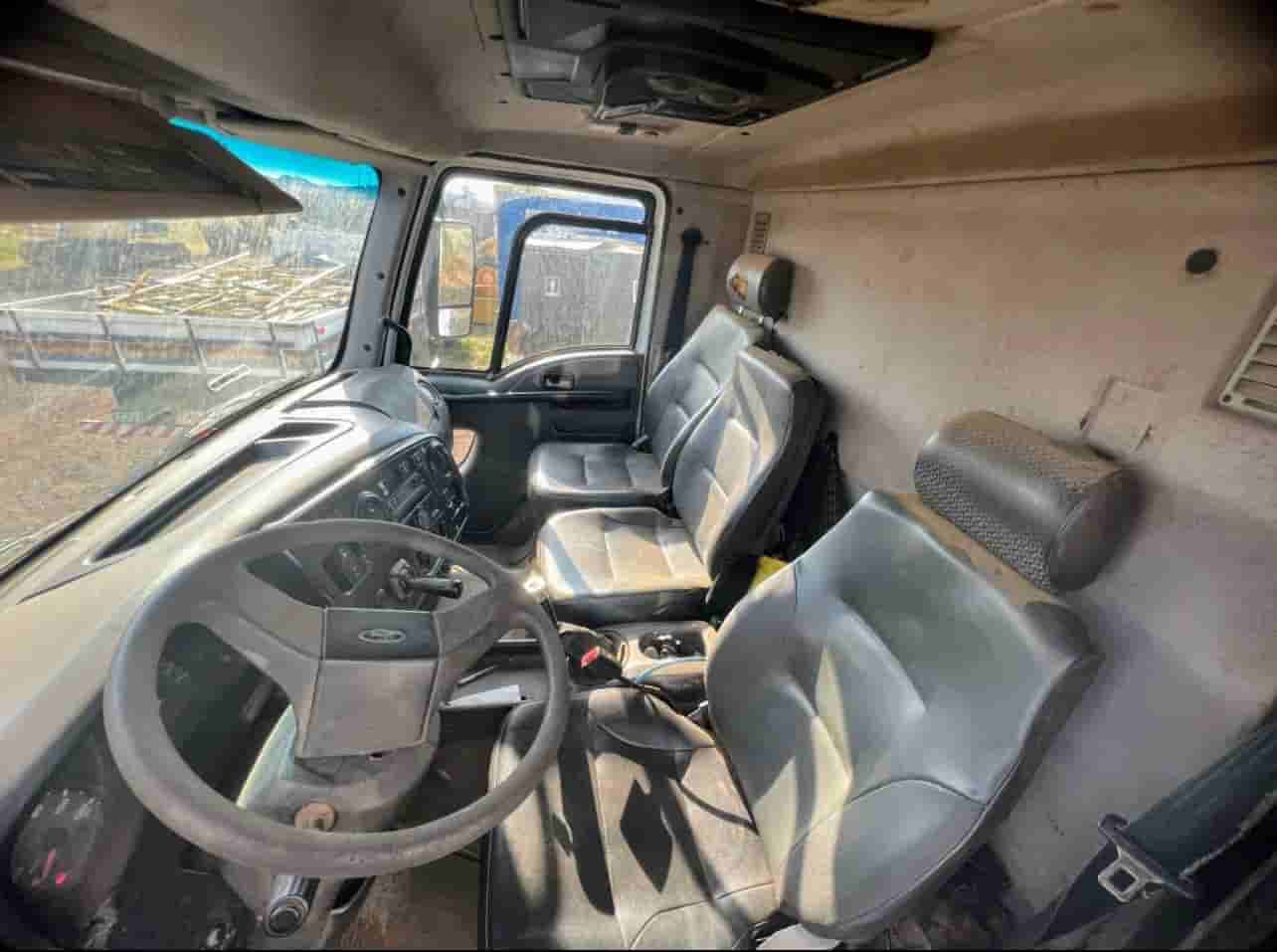 Caminhão Ford CARGO 2628  2012
