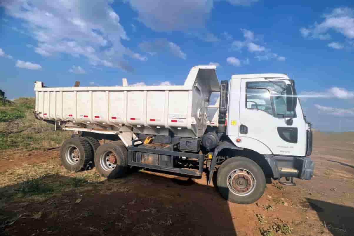 Caminhão Ford CARGO 2628  2012