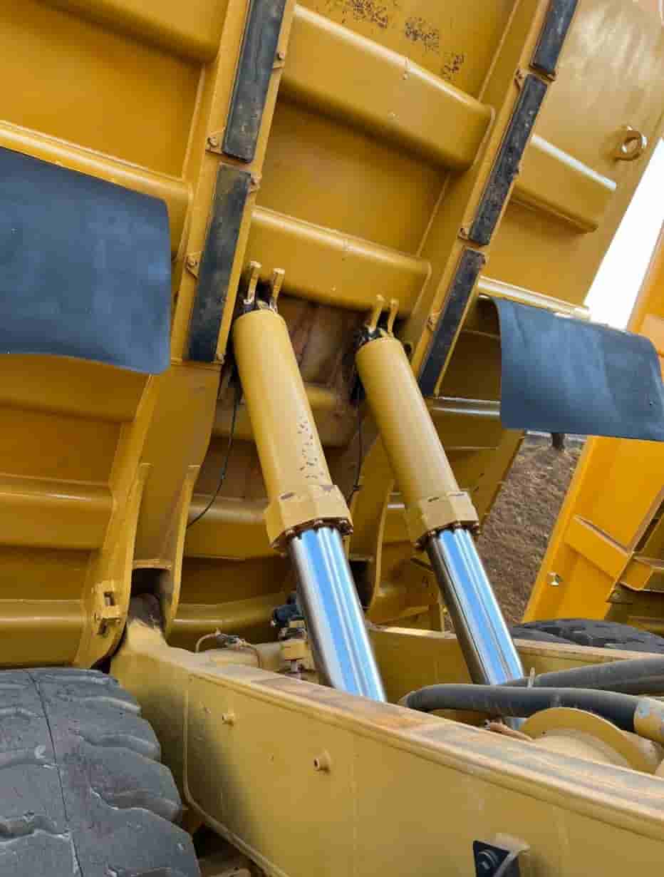 Caminhão Caterpillar Articulado 770G 2013