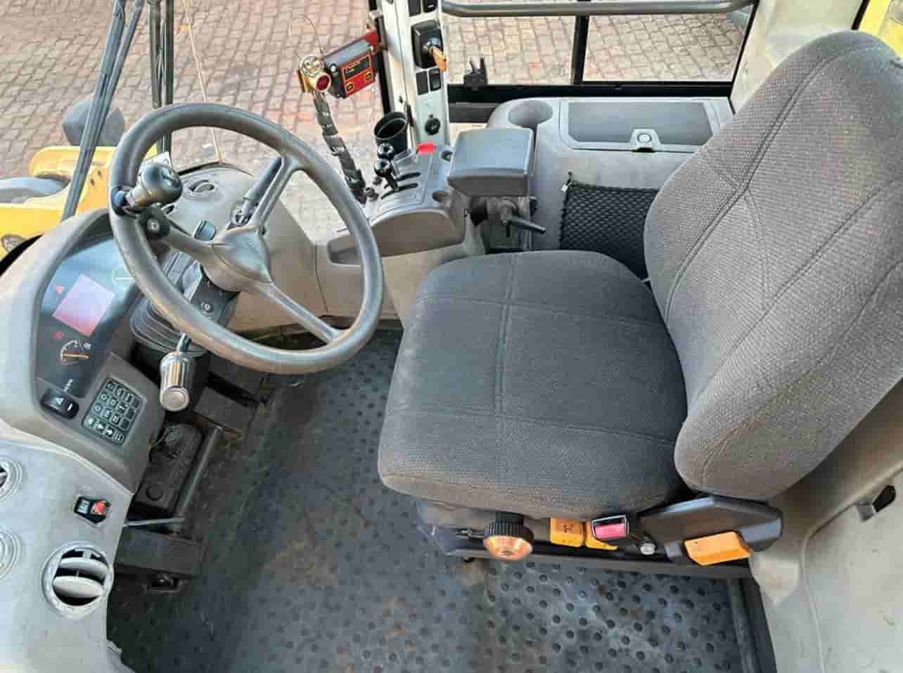 Pá Carregadeira Volvo L70F 2014