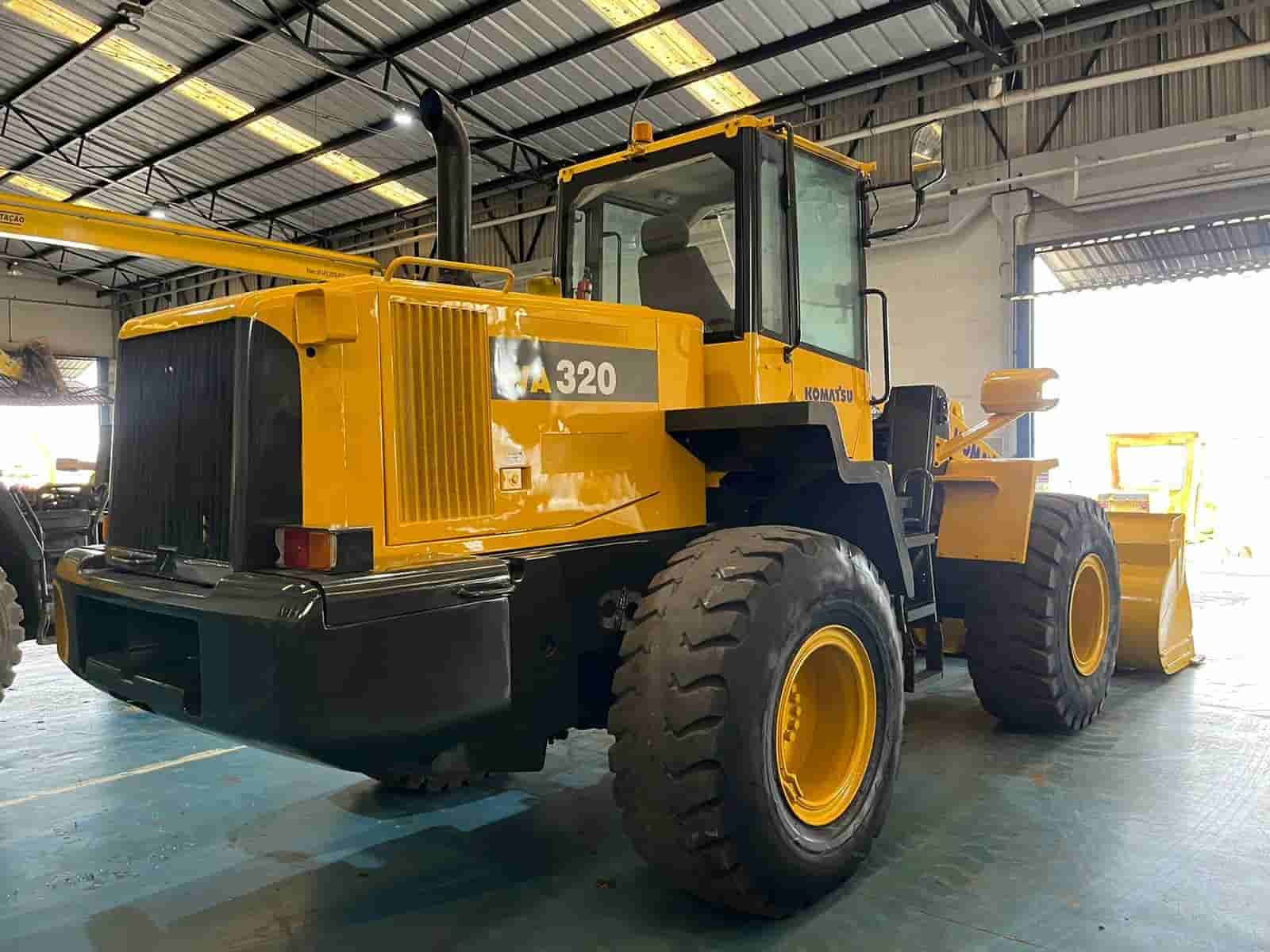 Pá Carregadeira Komatsu WA320 2018