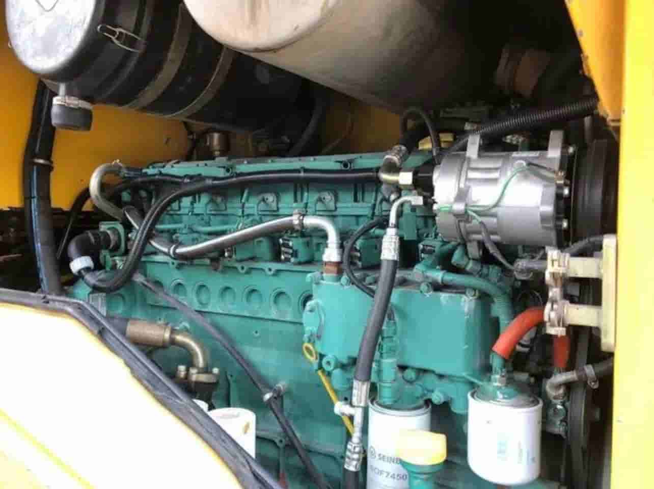 Pá Carregadeira Volvo L120 2004