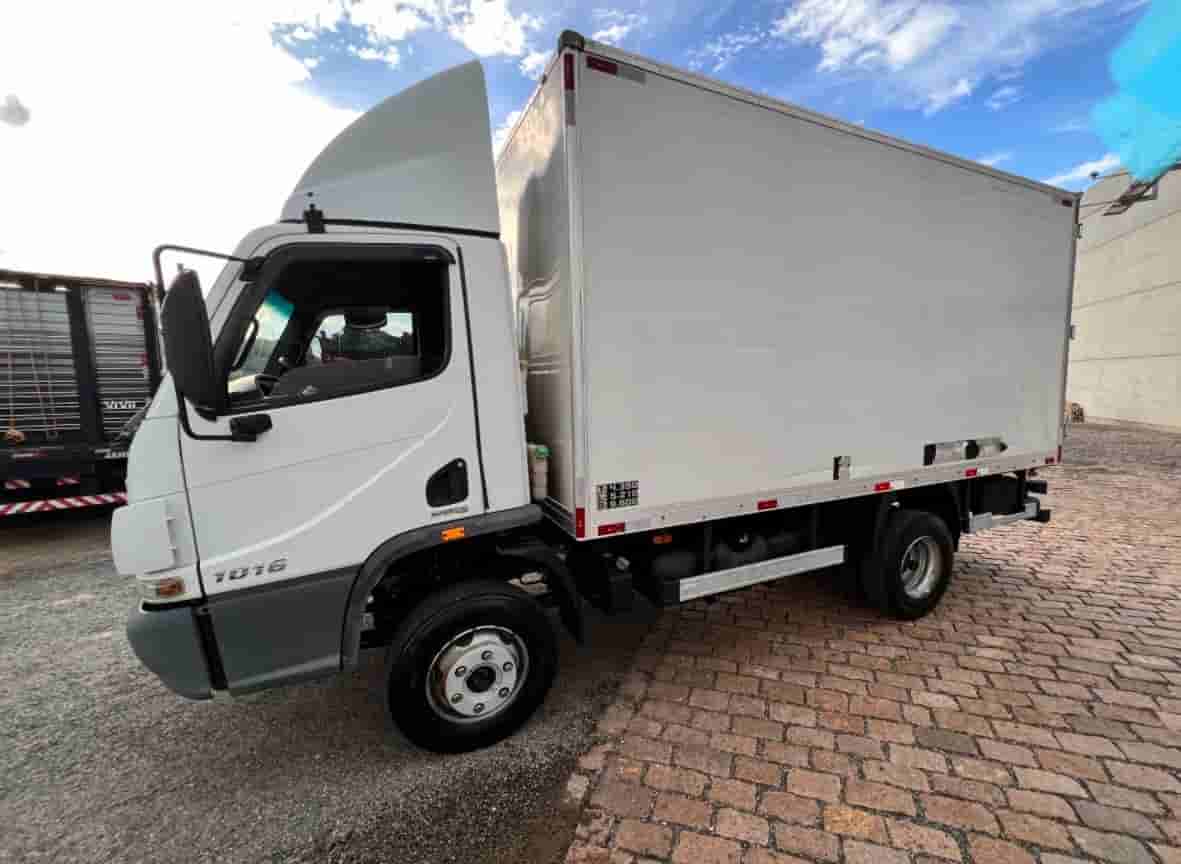 Caminhão Mecedes Benz Accelo 1016 2016