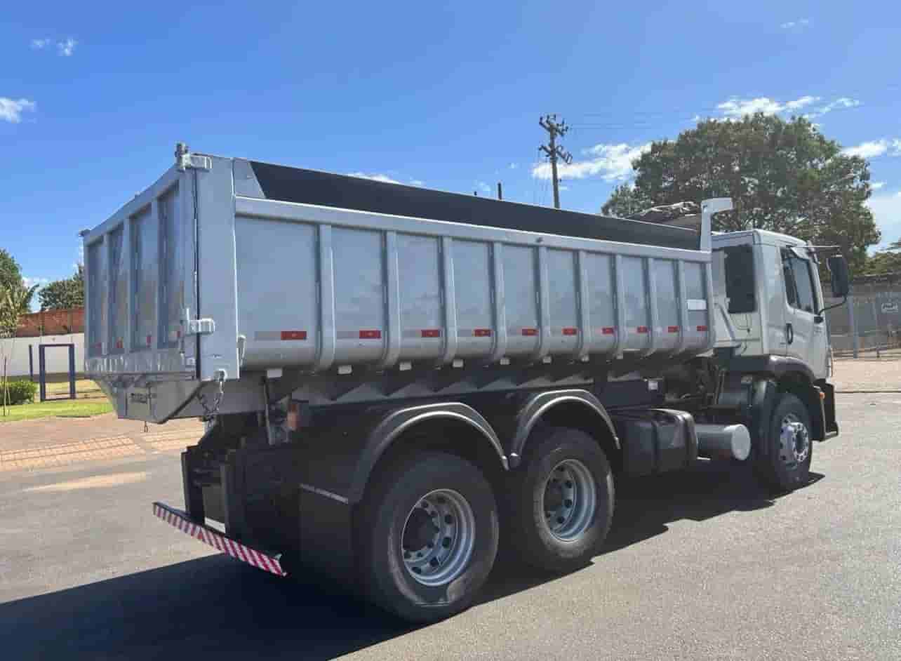Caminhão Volkswagen 24.280  2013