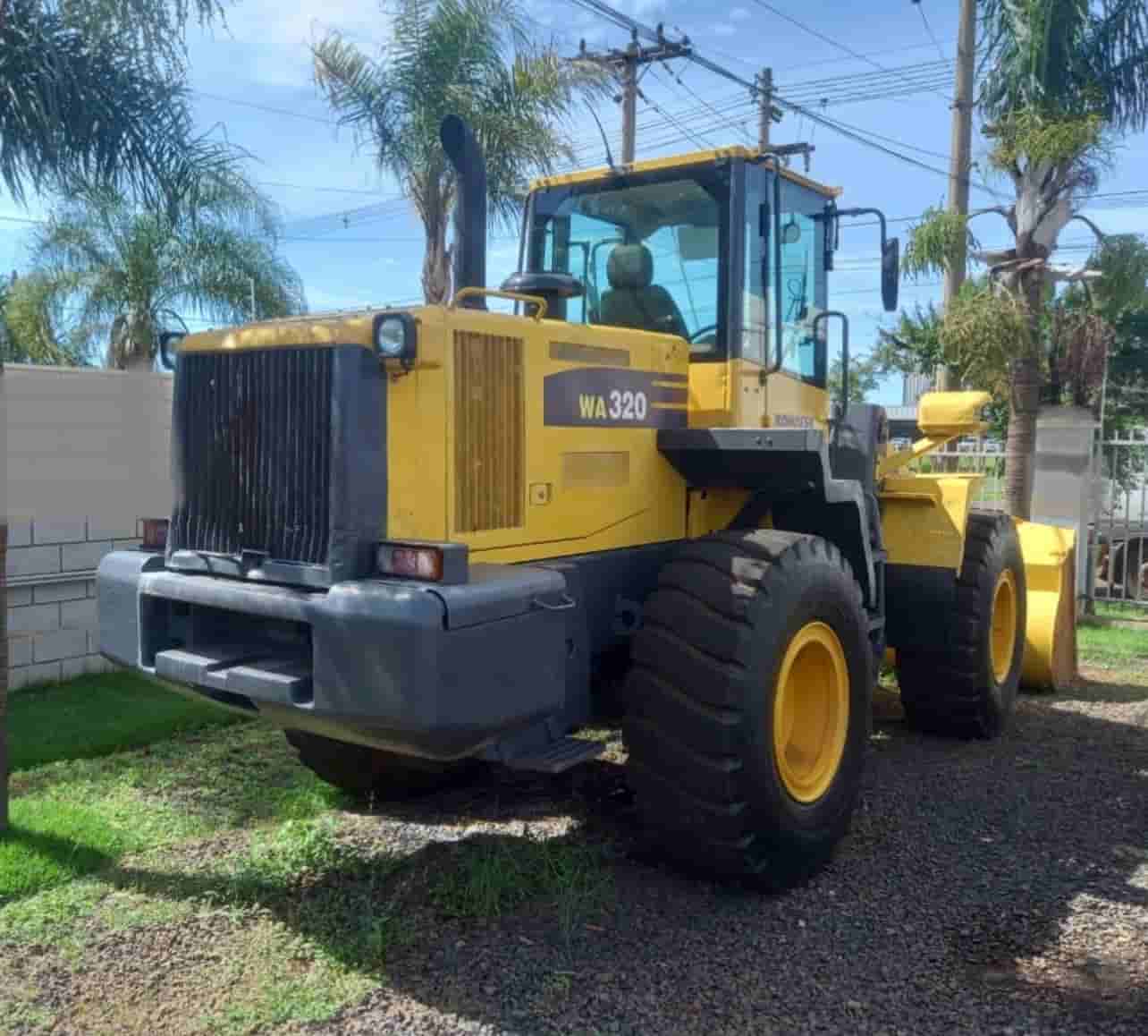 Pá Carregadeira Komatsu WA320 2018