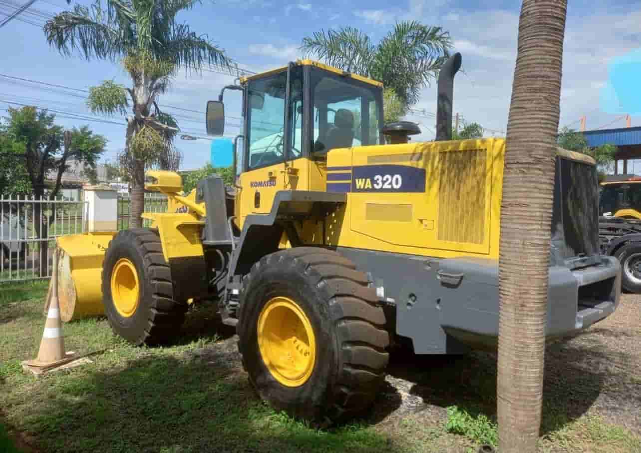 Pá Carregadeira Komatsu WA320 2018