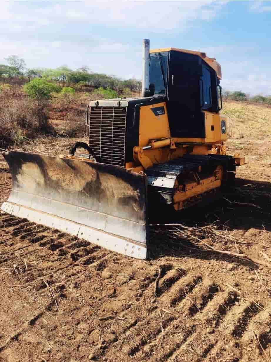Trator de Esteira John Deere 700 J 2014