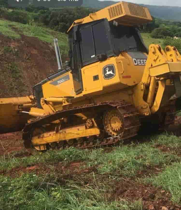Trator de Esteira John Deere 700 J 2014