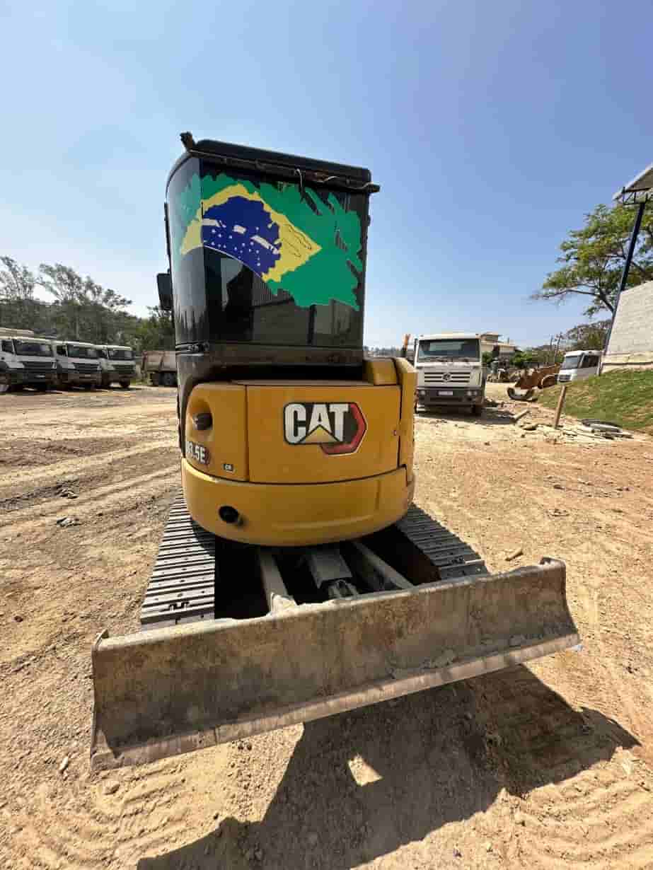 Mini Escavadeira Caterpillar 303.5E