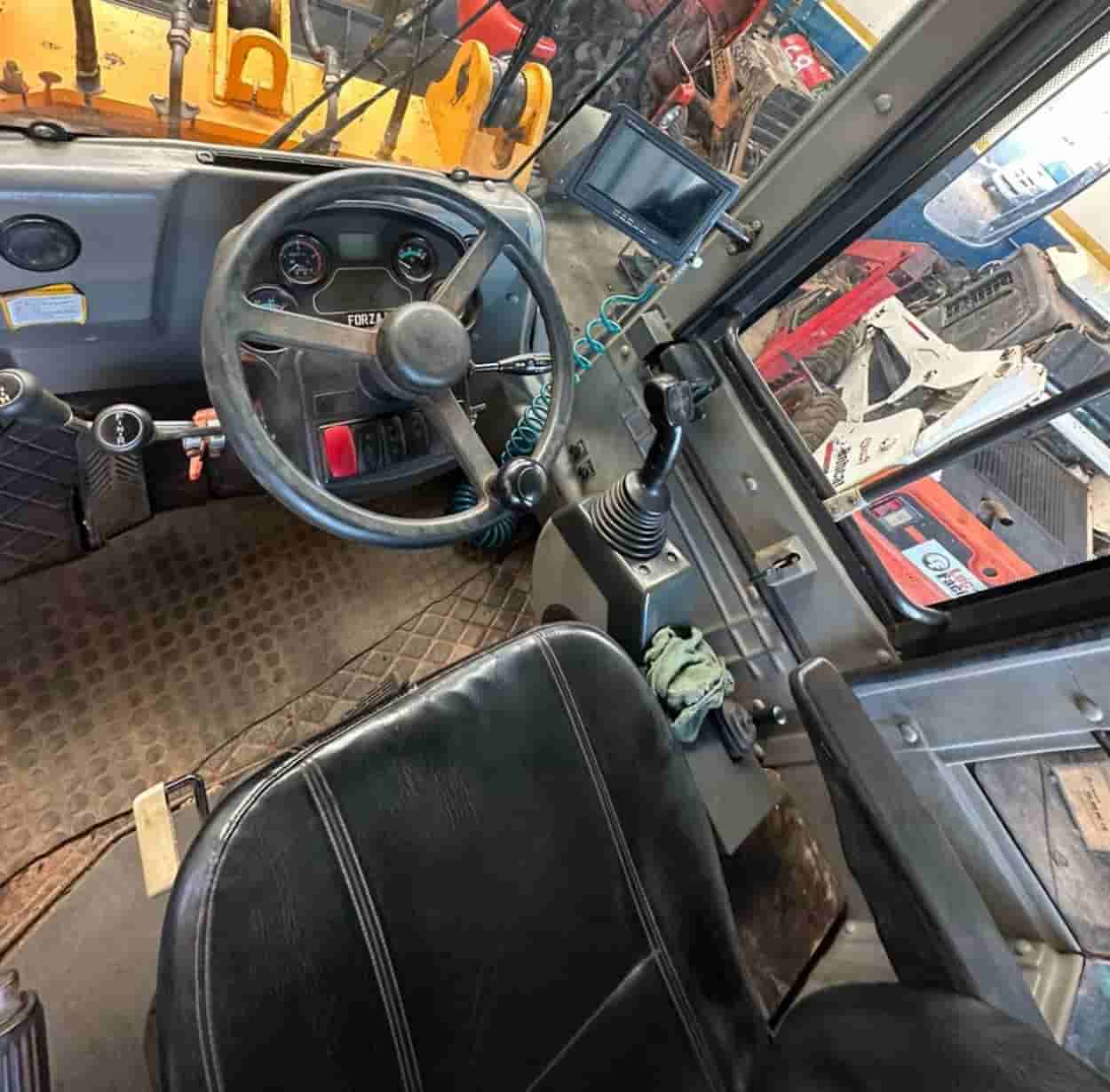 Pá Carregadeira Forza FZBR 936 2023
