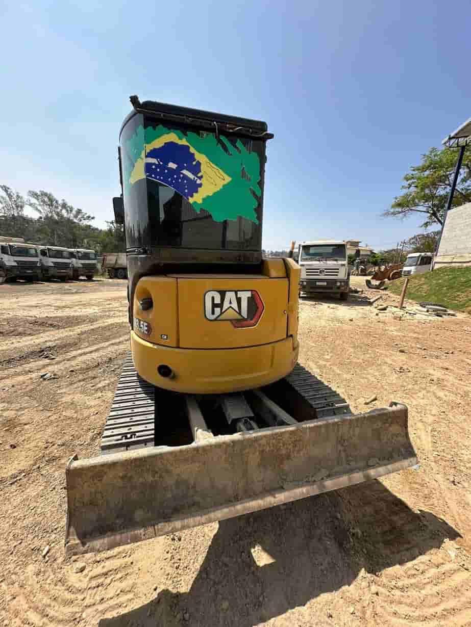 Mini Escavadeira Caterpillar 303.5E