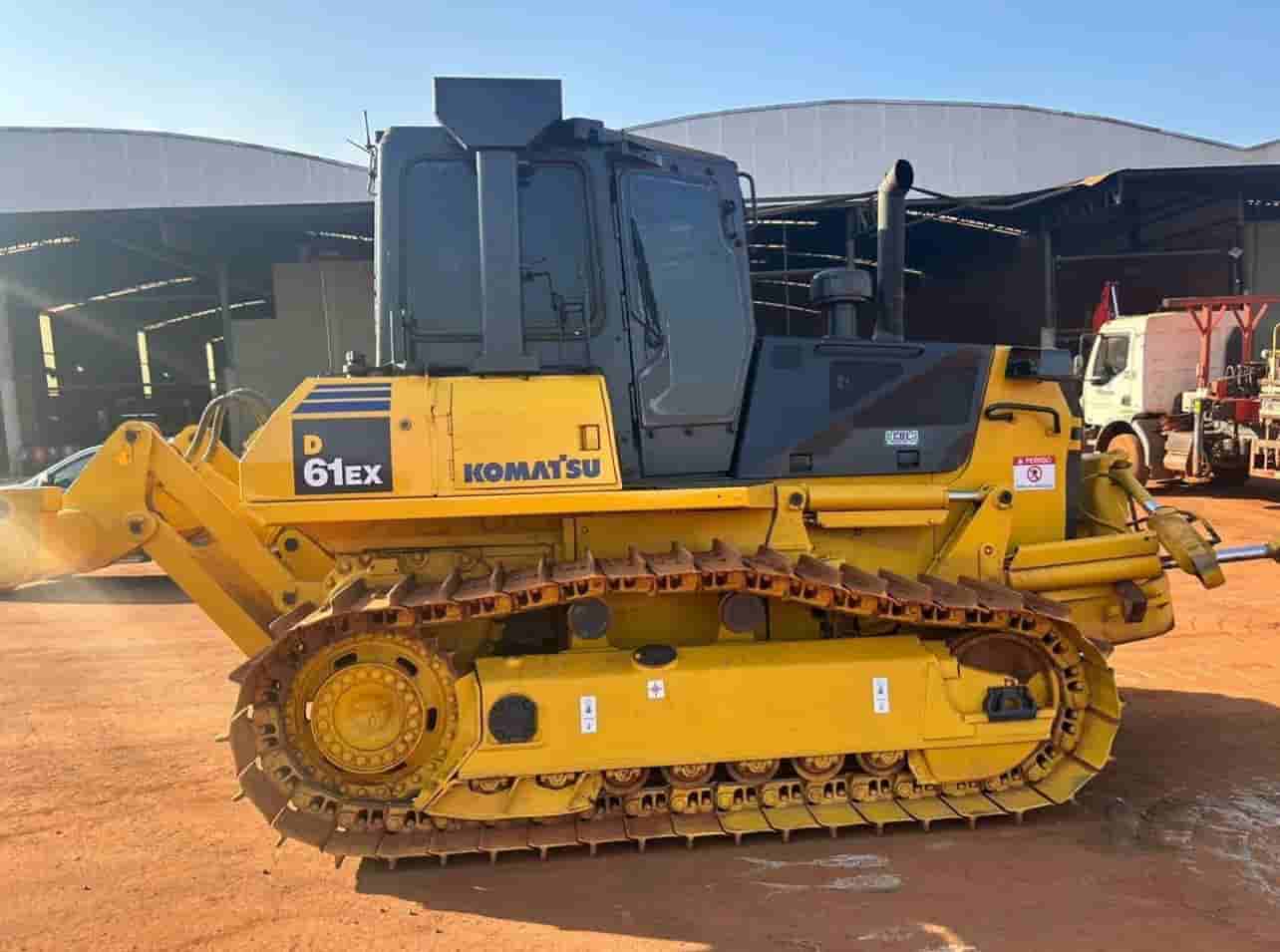 Trator de Esteira Komatsu D61-EX 2014