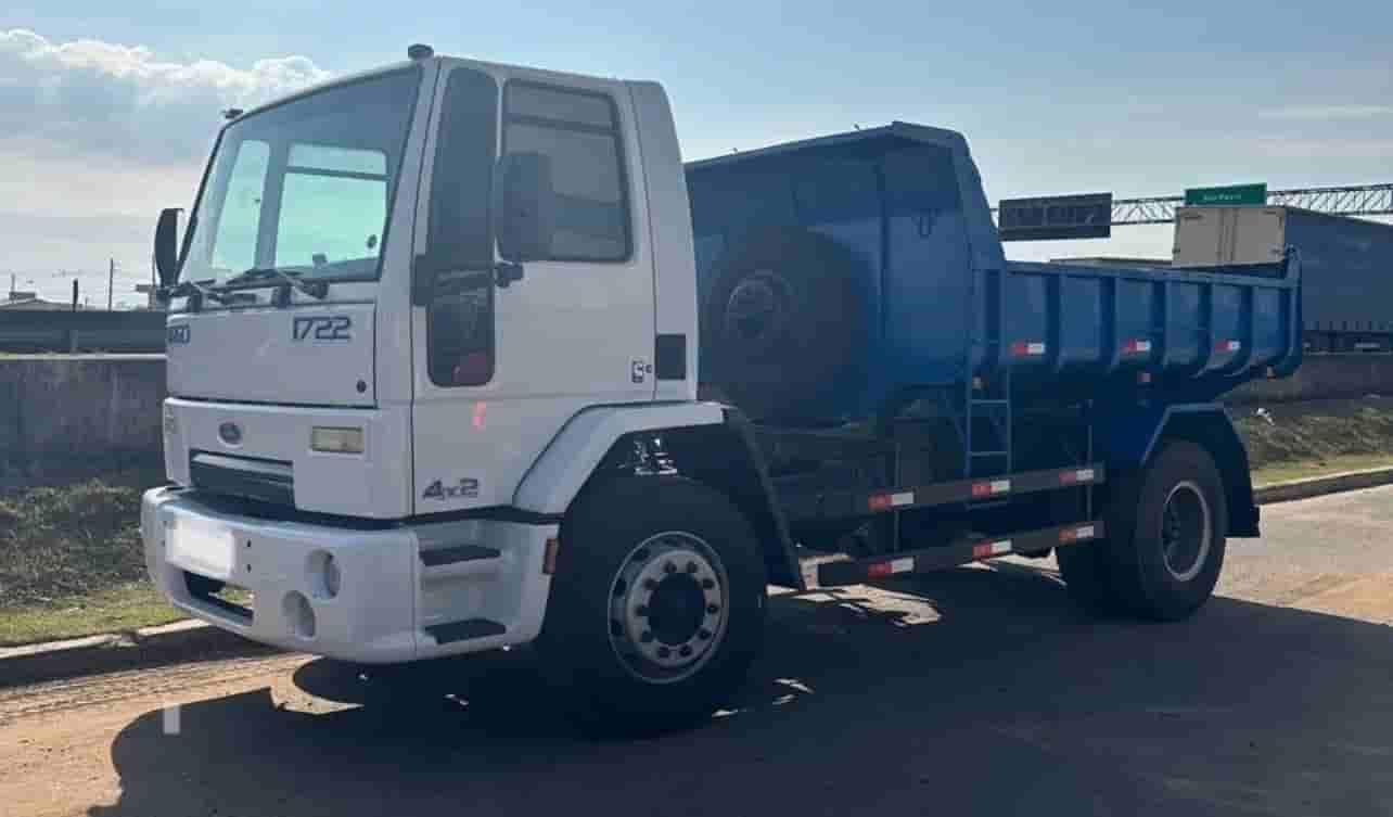 Caminhão Ford 1722 2011