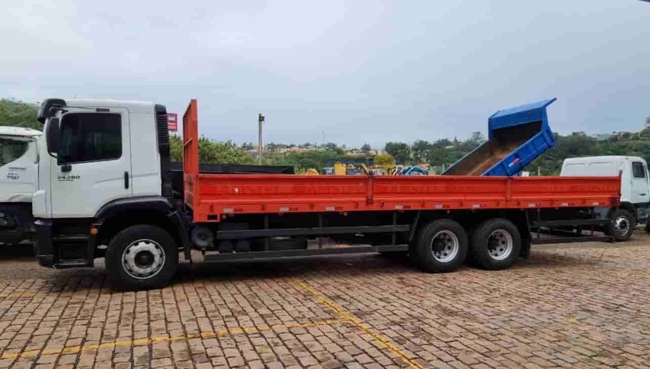 Caminhão Volkswagen 24.280 CRM 6X2	 2012