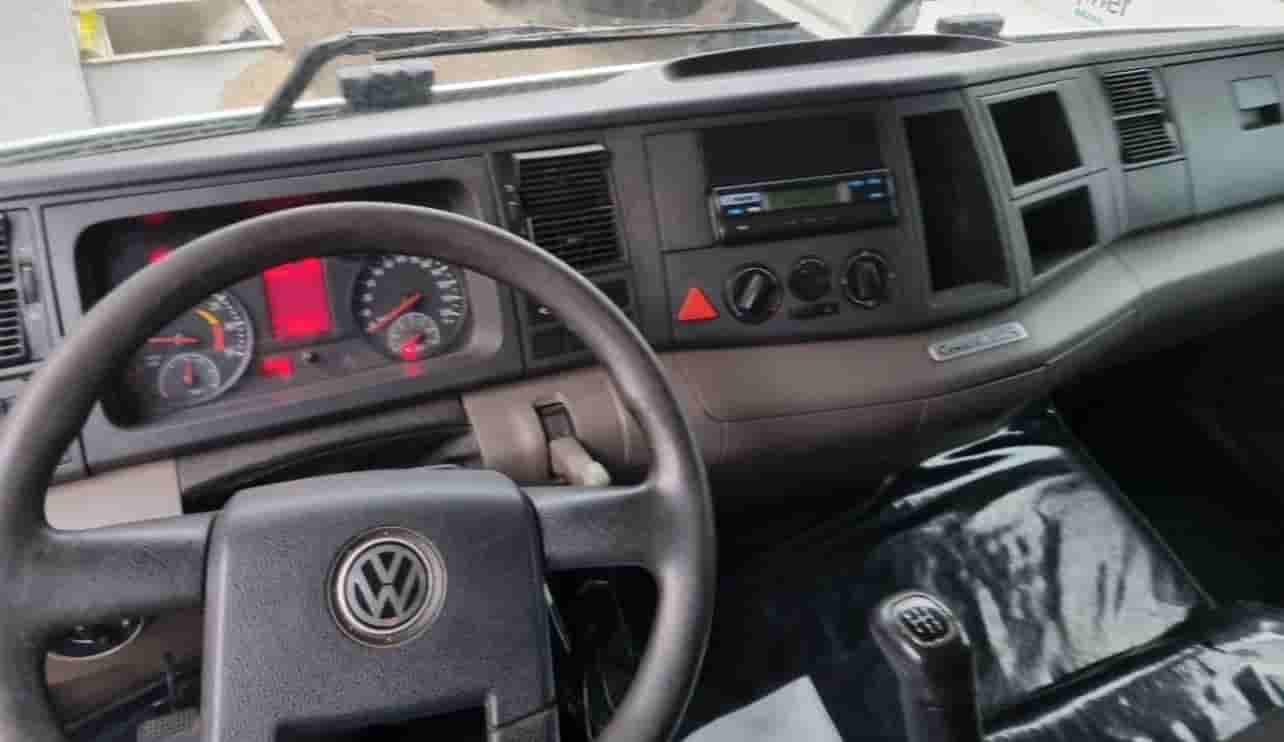 Caminhão Volkswagen 24.280 CRM 6X2	 2012
