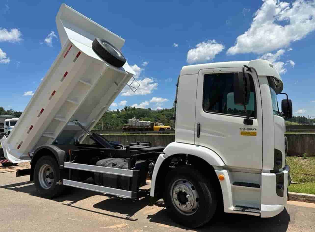 Caminhão Volkswagen 13180 2010