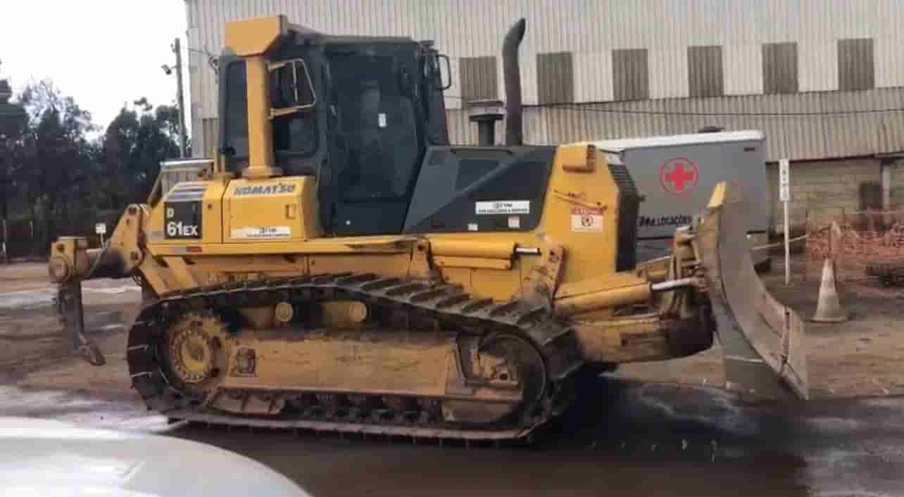 Trator de Esteira Komatsu D61-EX 2013