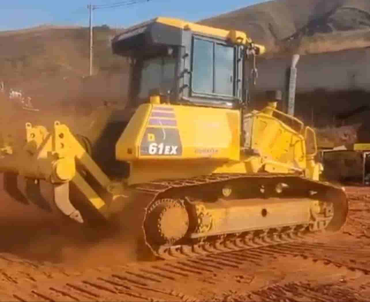 Trator de Esteira Komatsu D61-EX 2019