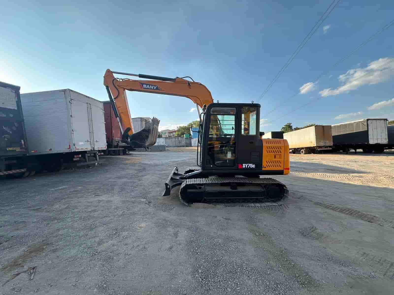 Mini Escavadeira SANY SY75 C 2012