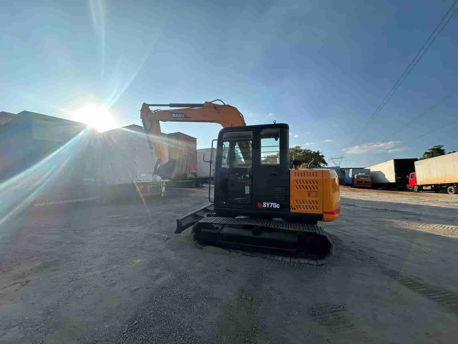 Mini Escavadeira SANY SY75 C 2012