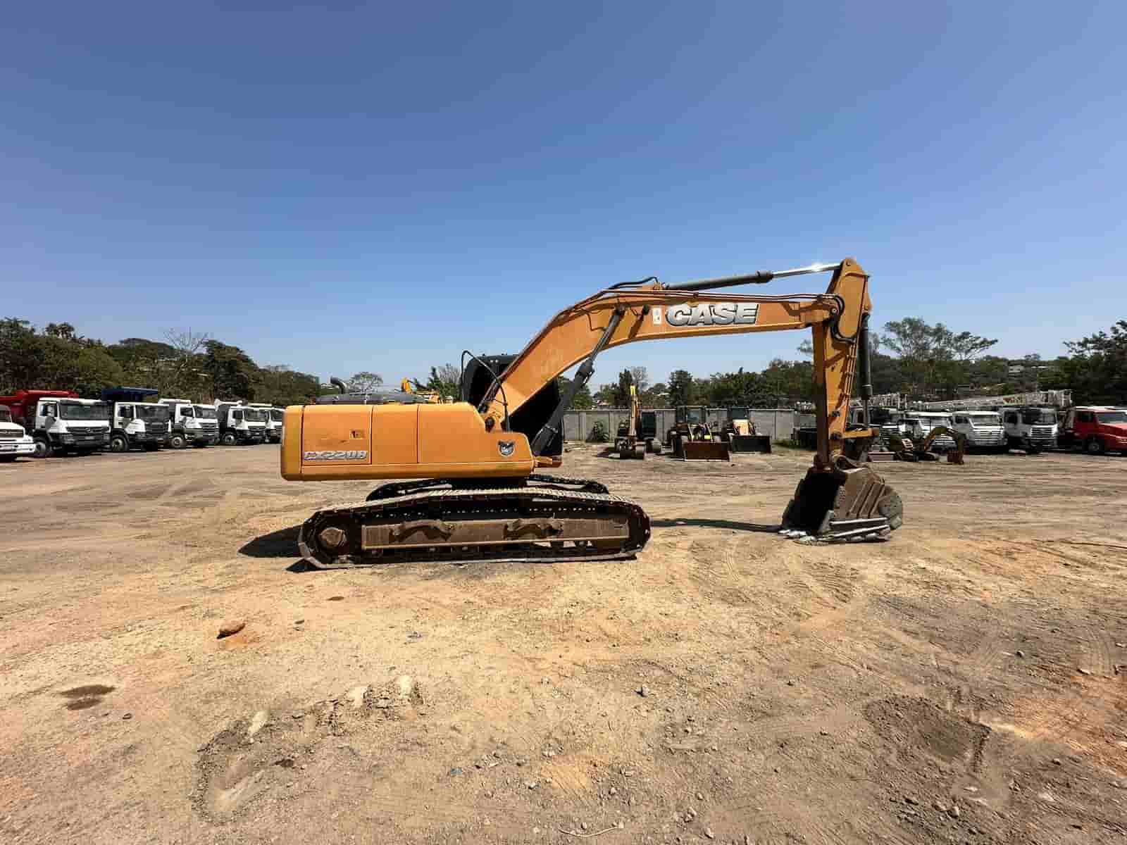 Escavadeira Case Construction CX220B 2013