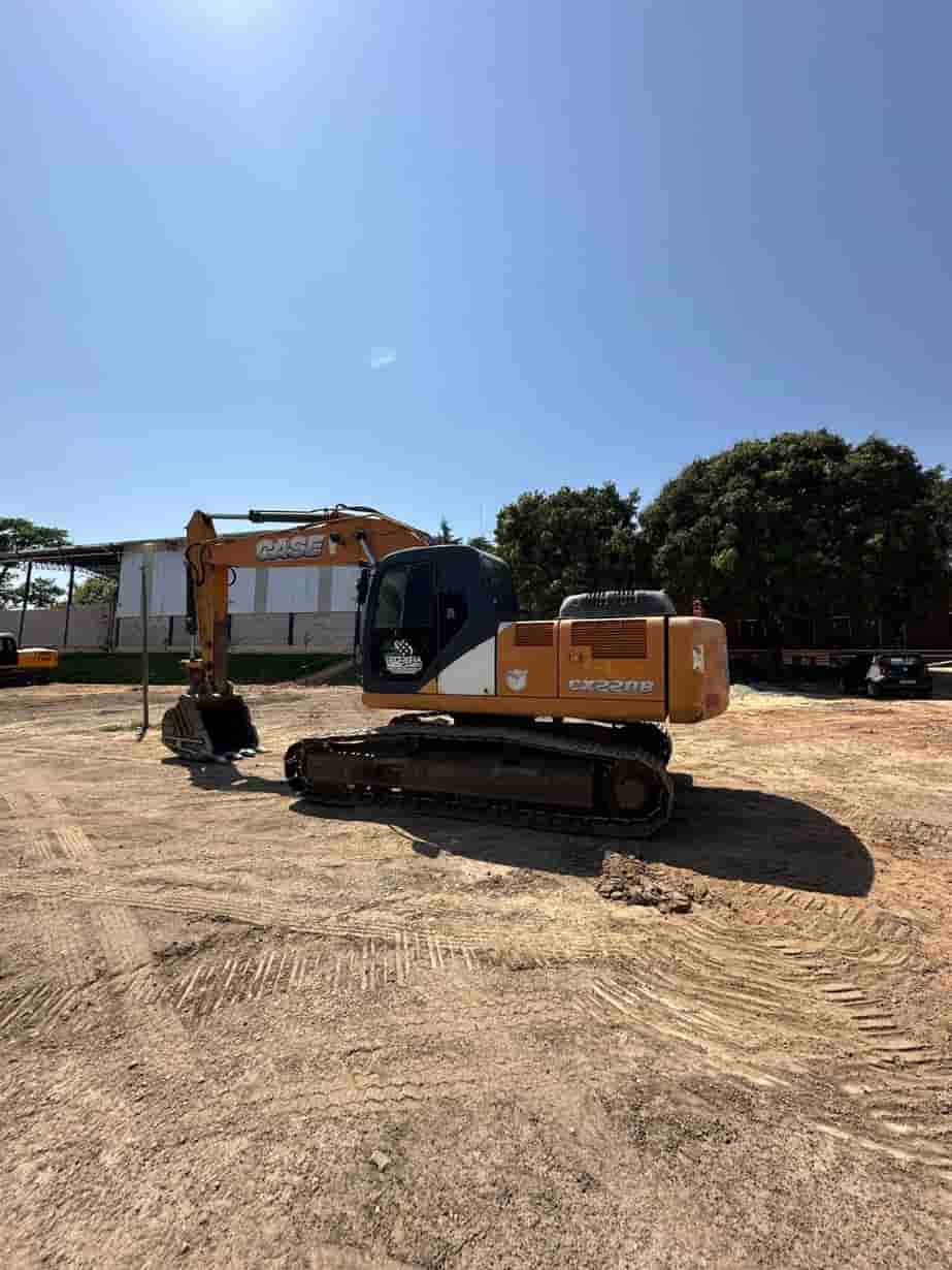 Escavadeira Case Construction CX220B 2013