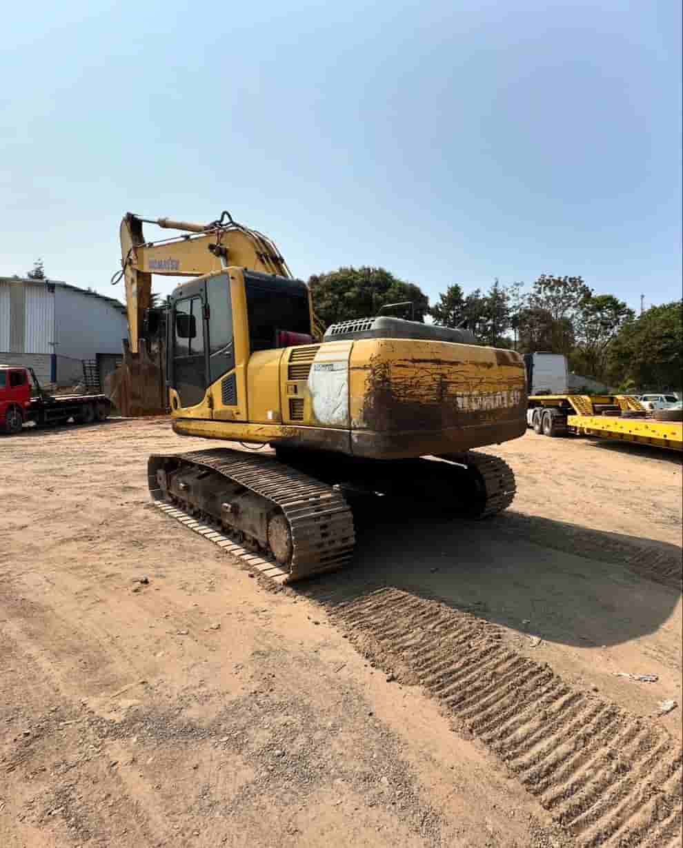Escavadeira Komatsu PC240
