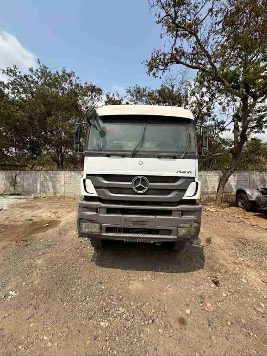 Caminhão Mecedes Benz AXOR 4144