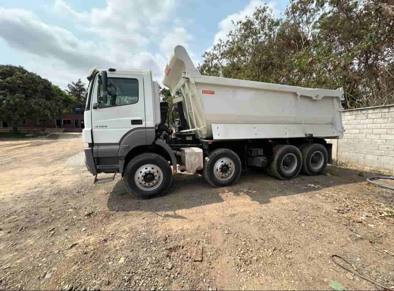 Caminhão Mecedes Benz AXOR 4144