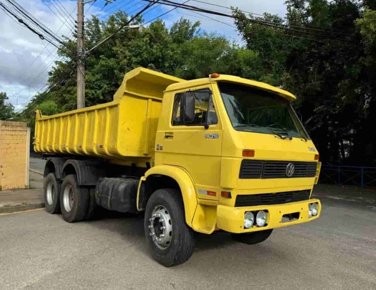 Caminhão Volkswagen 14-210 1990 - imagem de fundo