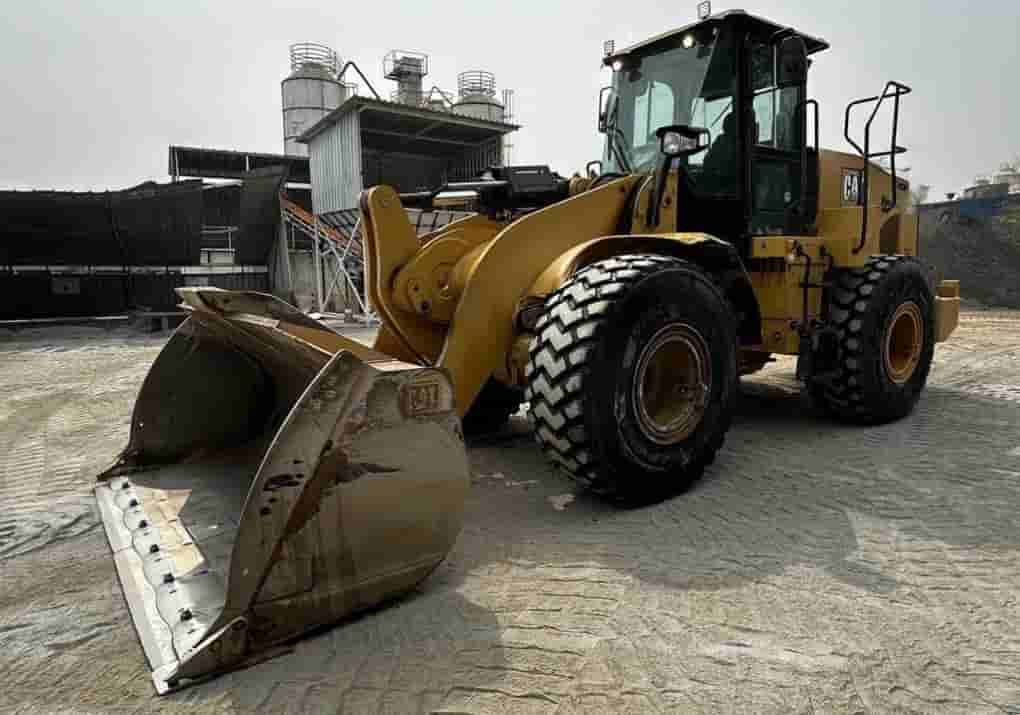Pá Carregadeira Caterpillar 950 2022
