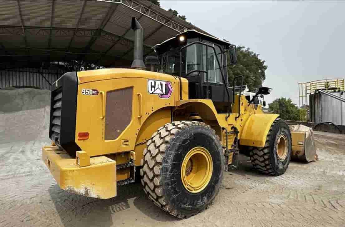Pá Carregadeira Caterpillar 950 2022
