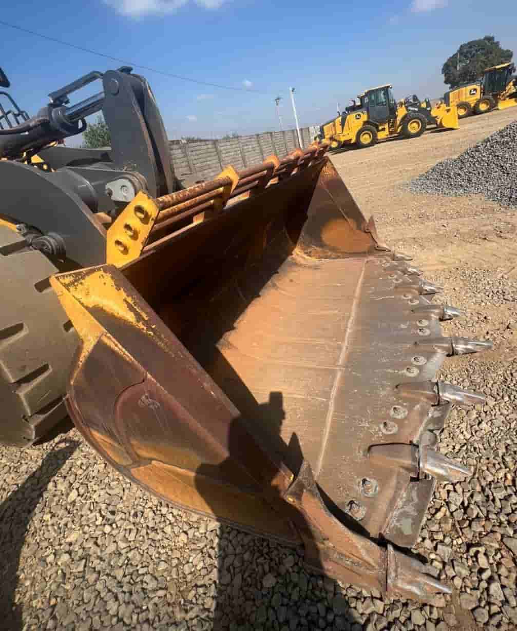 Pá Carregadeira John Deere 724K 2021