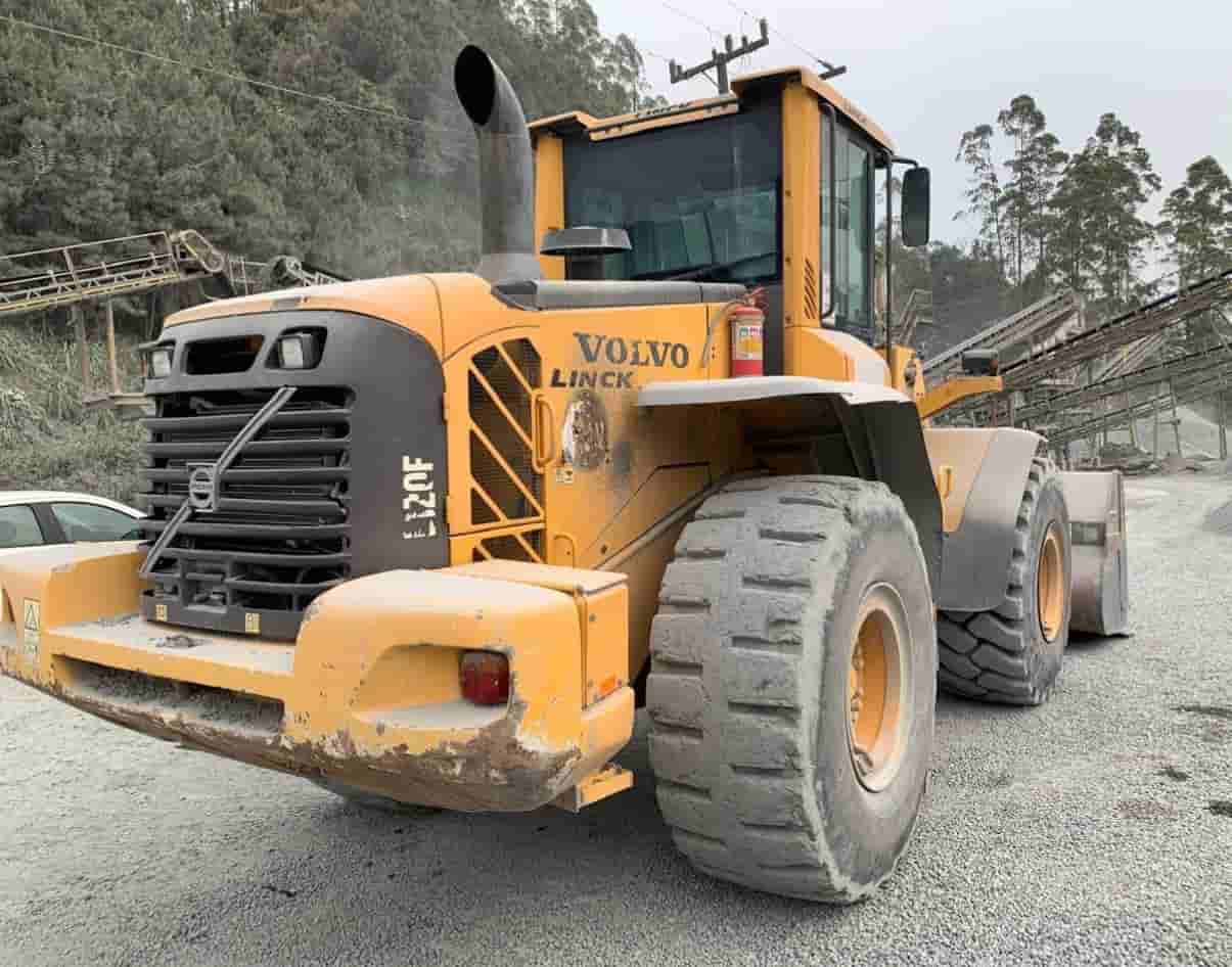 Pá Carregadeira Volvo L120F 2015