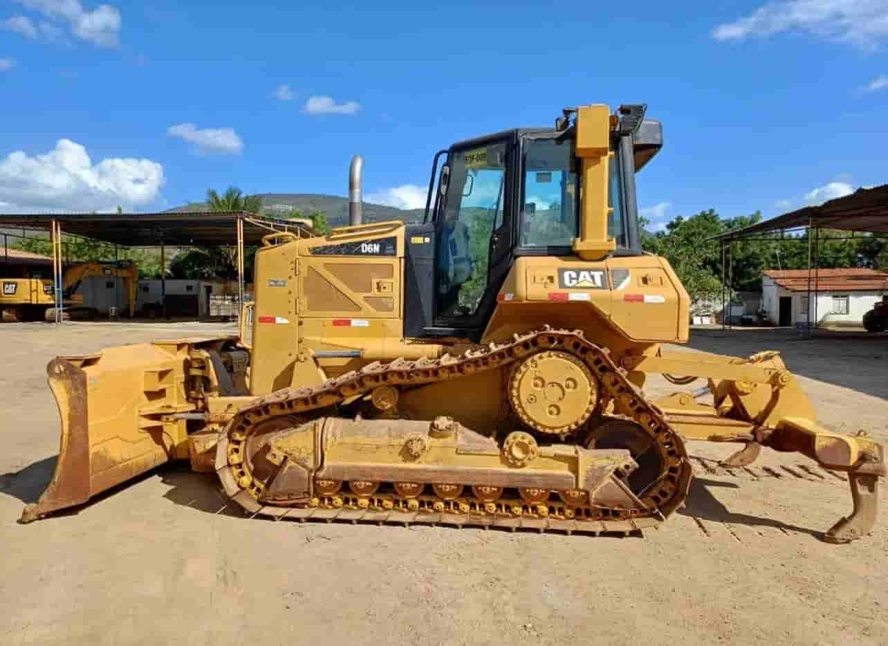 Trator de Esteira Caterpillar D6N XL 2013