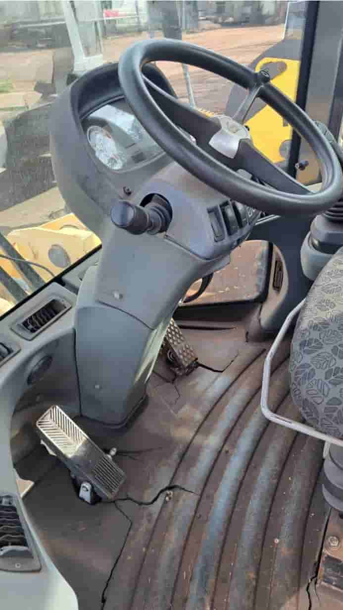 Pá Carregadeira New Holland W170 2016