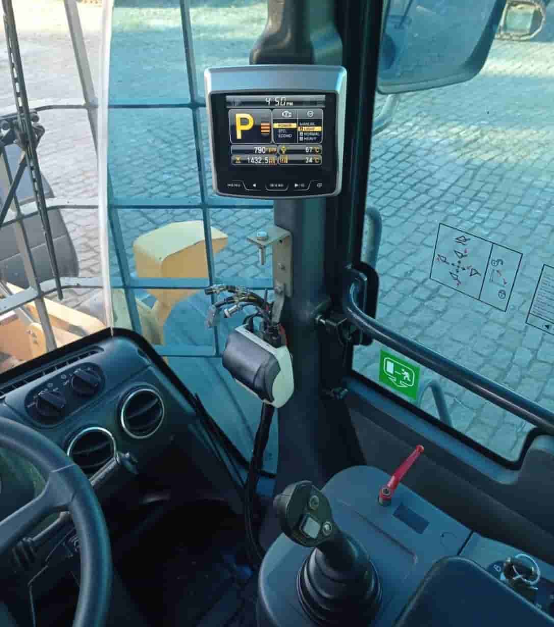 Pá Carregadeira Hyundai HL757 9S 2021